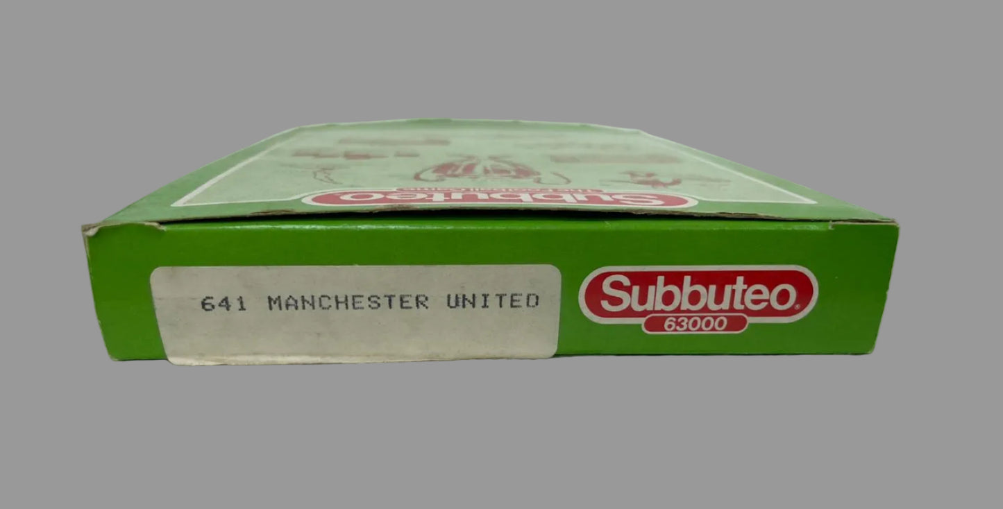 Subbuteo LW 63000 - Aston Villa (658) and Manchester United (641) Teams.