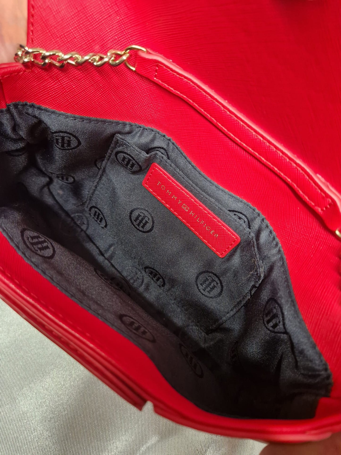 Tommy Hilfiger Red Gold Colour Chain Shoulder Handbag Bag - New