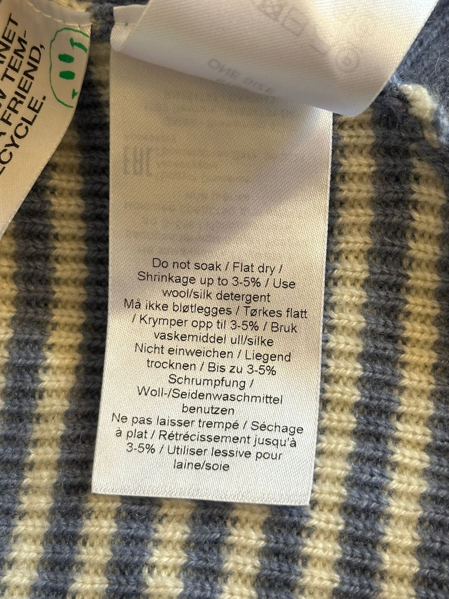 BNWT GANNI Striped Blue and White Knit Wool and Cashmere Collar Shawl Scarf