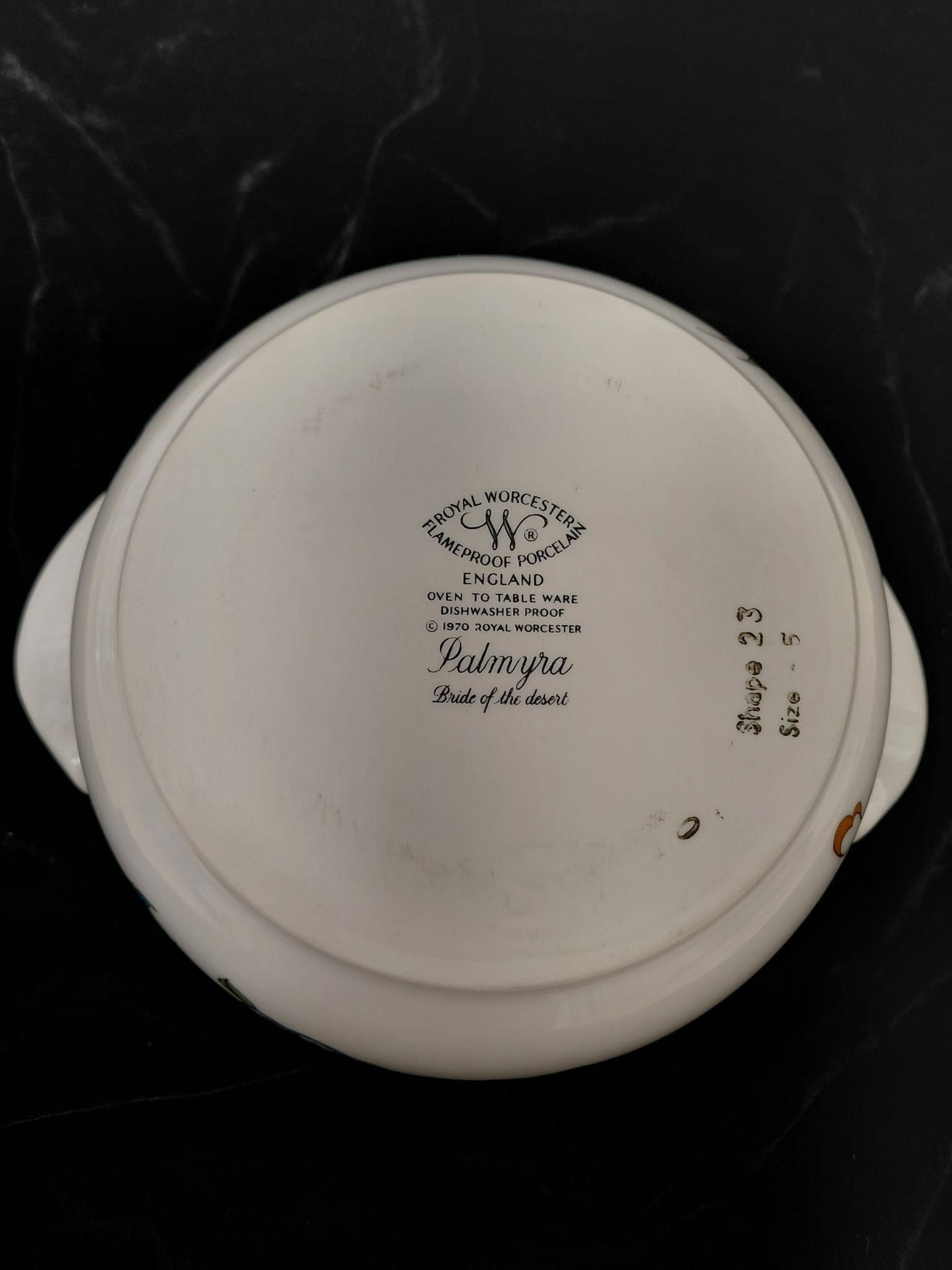 Royal Worcester Palmyra size5 casserole dish