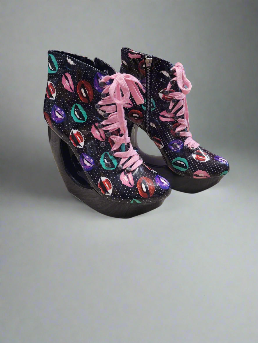 Rat Baby Boot Shoes UK Size 7 EU 40 Patent Black Lip Print