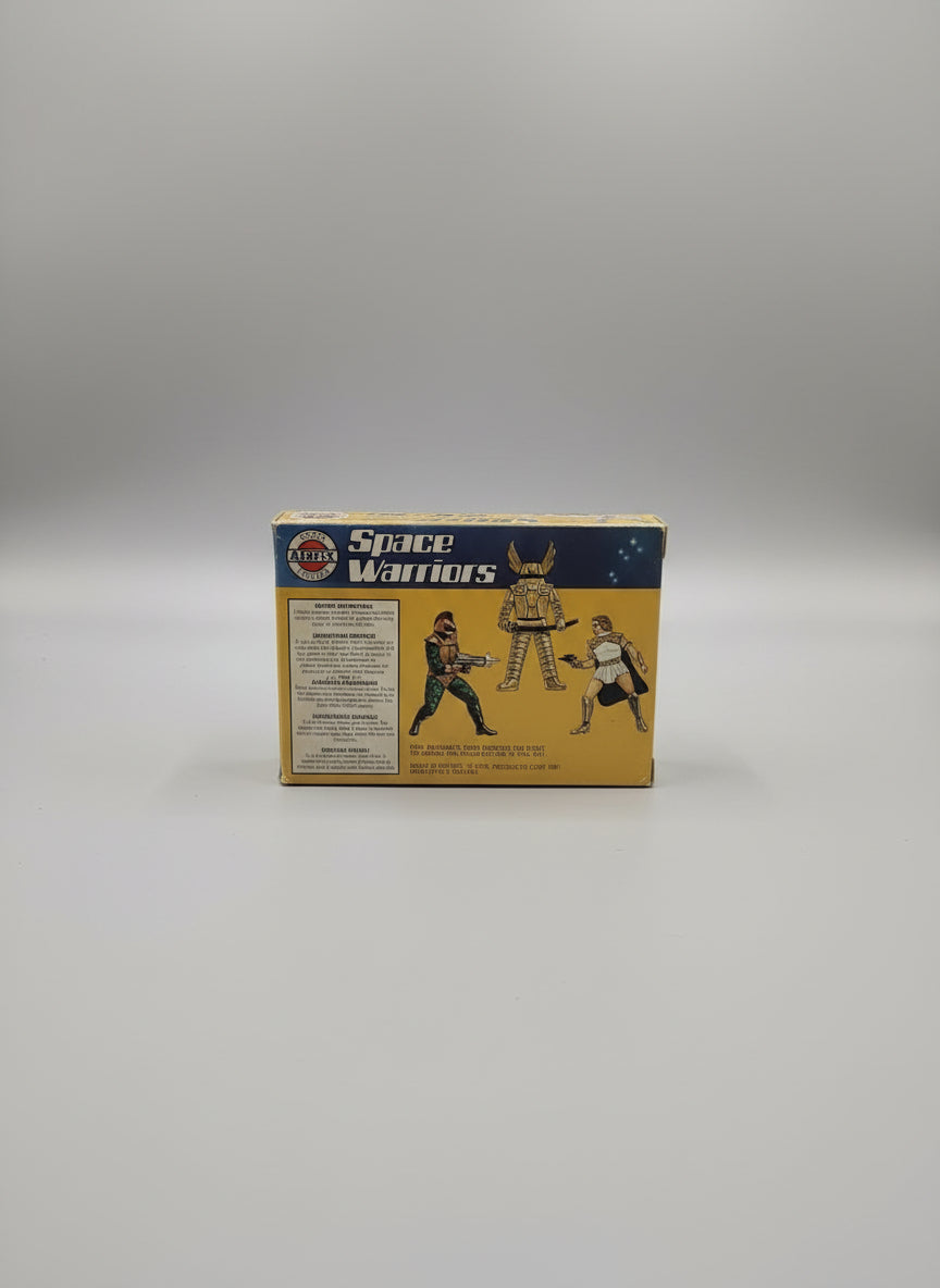 VINTAGE AIRFIX 1:32 MODEL FIGURES SPACE WARRIORS WITH ORIGINAL BOX New & Sealed