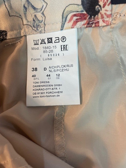 Toni Luisa beach themed tapered ladies cropped trousers size 12. Immaculate condition