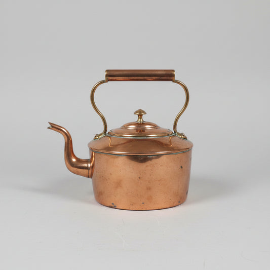 Vintage Copper Tea Kettle (Marked KT6 5EW) Worn Condition