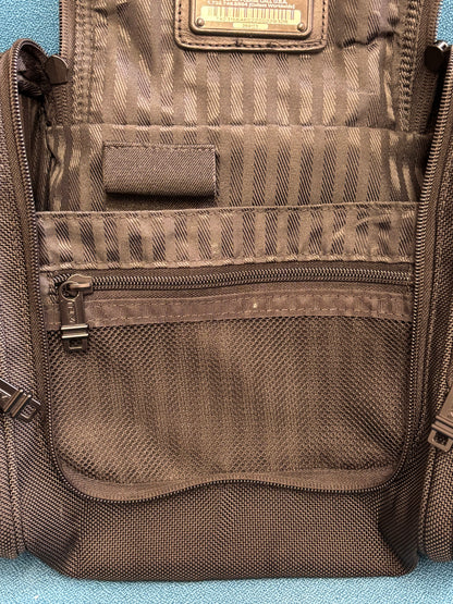 Tumi Black Travel Bag Pre-Loved `8.5 x 11 Inches - Zipped Satchel