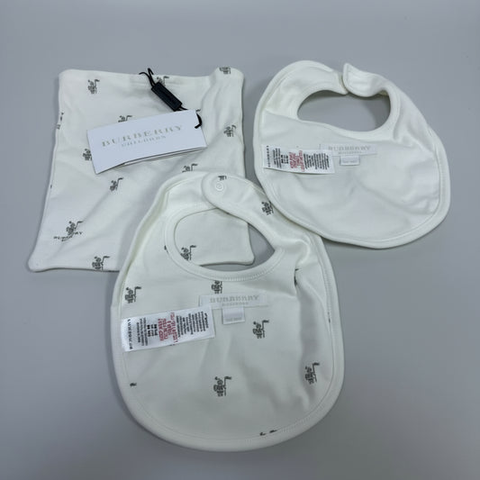 BURBERRY Baby 2 x Bibs & Bag Gift-Set New-Born Gift Printed Set White & Grey