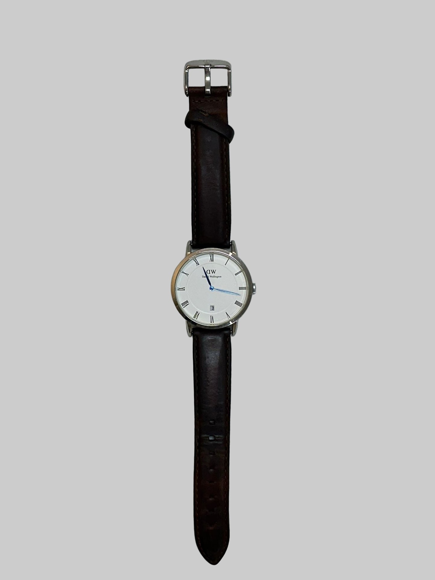 Daniel Wellington Stainless Steel Watch with Leather Wrist Band Dapper B38S1 Serial Number 01020024188