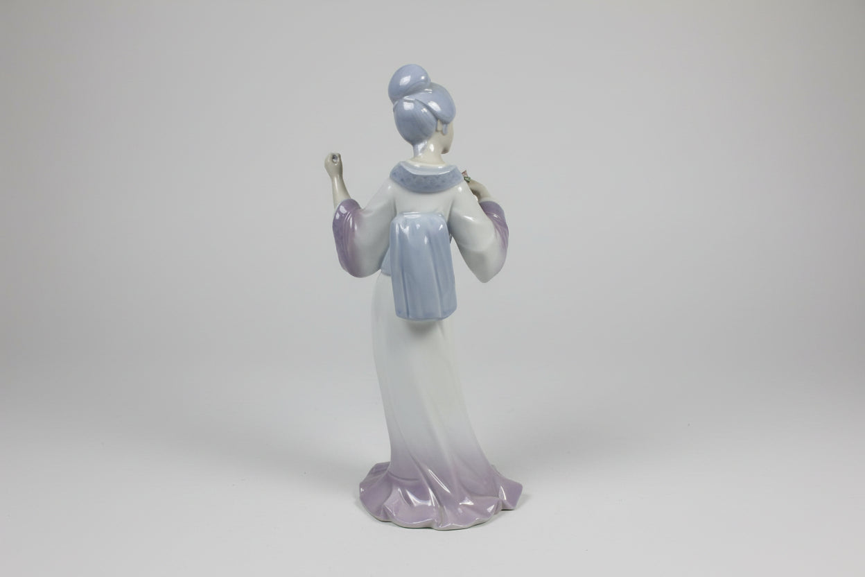 Porcegama Valencia Hand Painted Geisha (missing umbrella) Porcelain Figurine