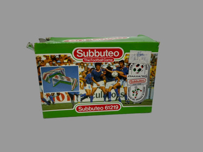 Subbuteo 61219 goal posts and 63000 Liverpool (663) team.