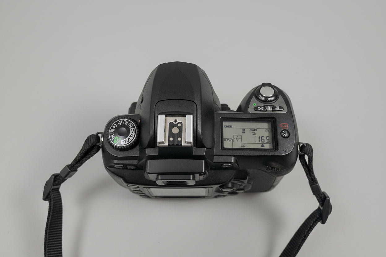 Nikon D D70s 6.1MP Digital SLR Camera - Black (Kit w/ 18-70mm Lens)- Working