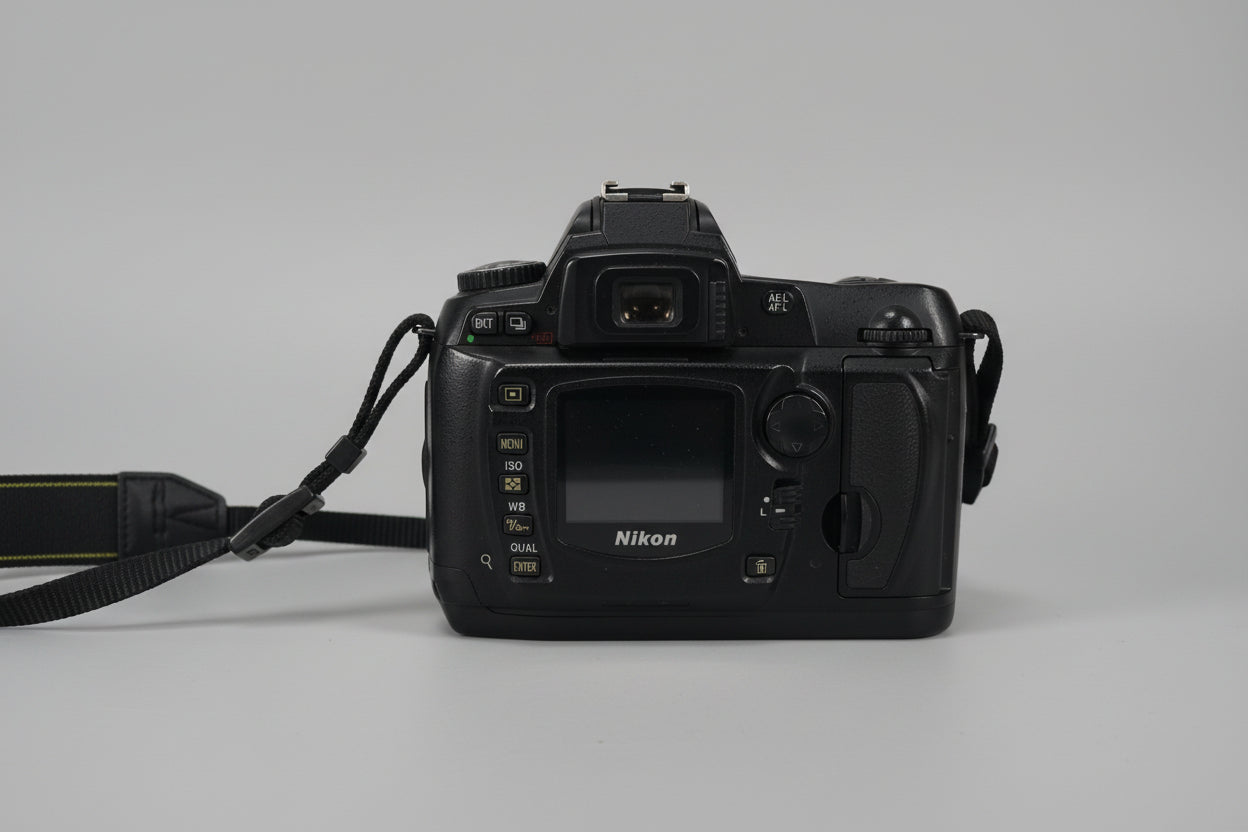 Nikon D D70s 6.1MP Digital SLR Camera - Black (Kit w/ 18-70mm Lens)- Working