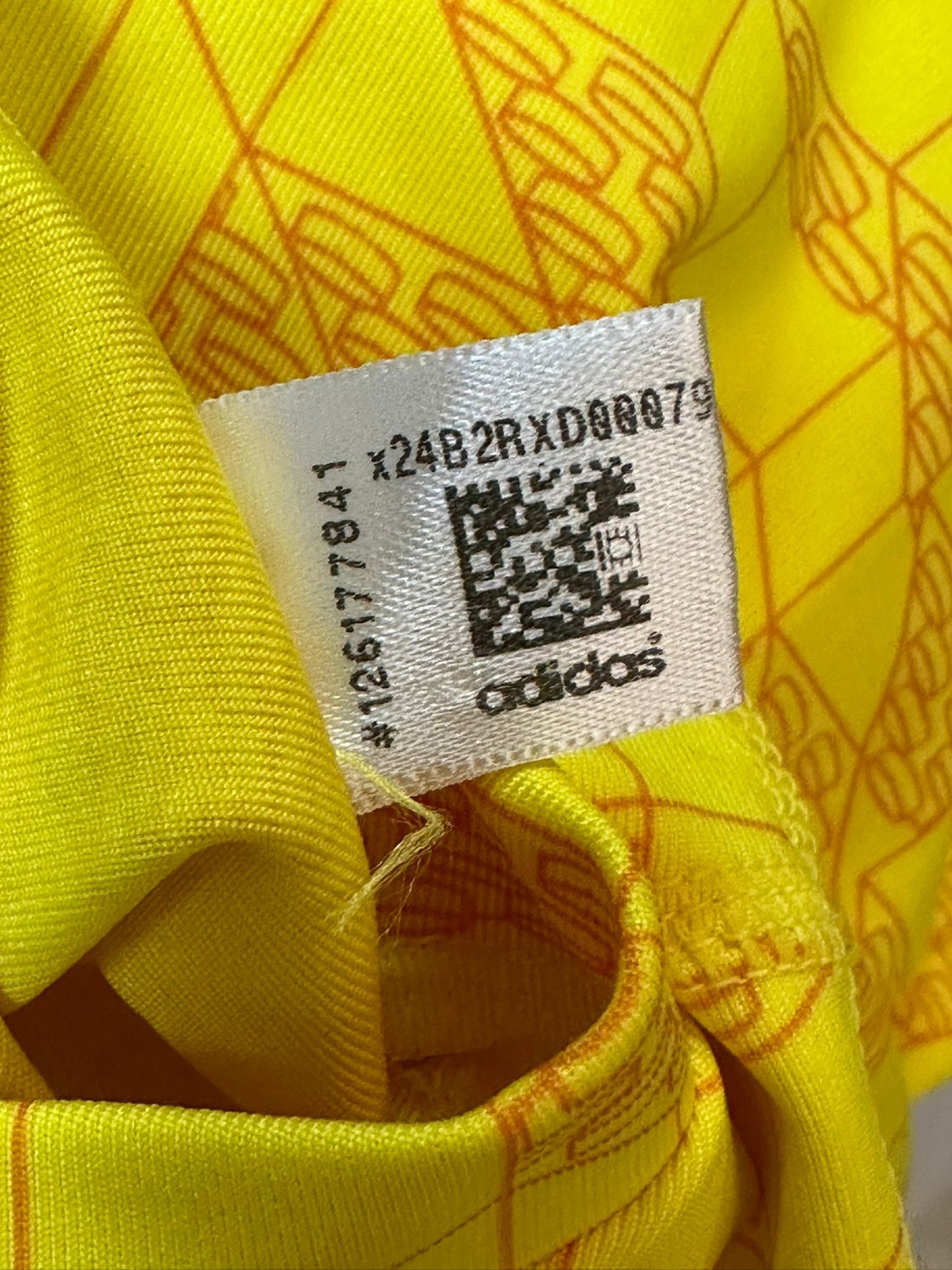 ADIDAS X LEGO Kid's Yellow Long Sleeve Top Size Small / 9-10 Years (USED)