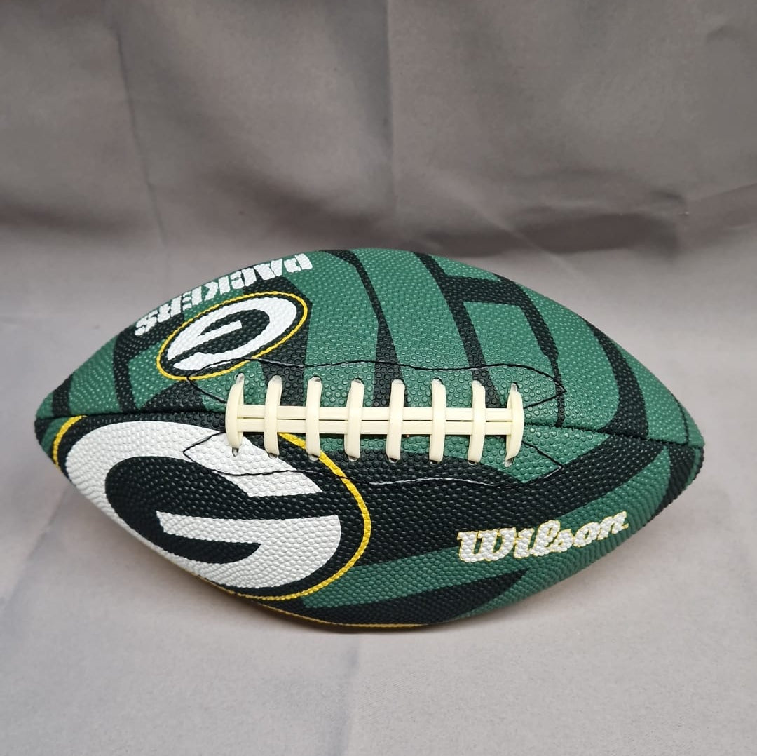 WILSON Green Bay Packers NFL FOOTBALL (LIKE NEW)