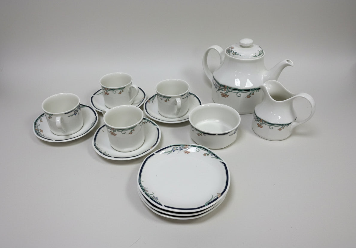 Royal Daulton 'Juno' Tea Set - 15 Piece Set - Cups, Saucers, Teapot & Jug