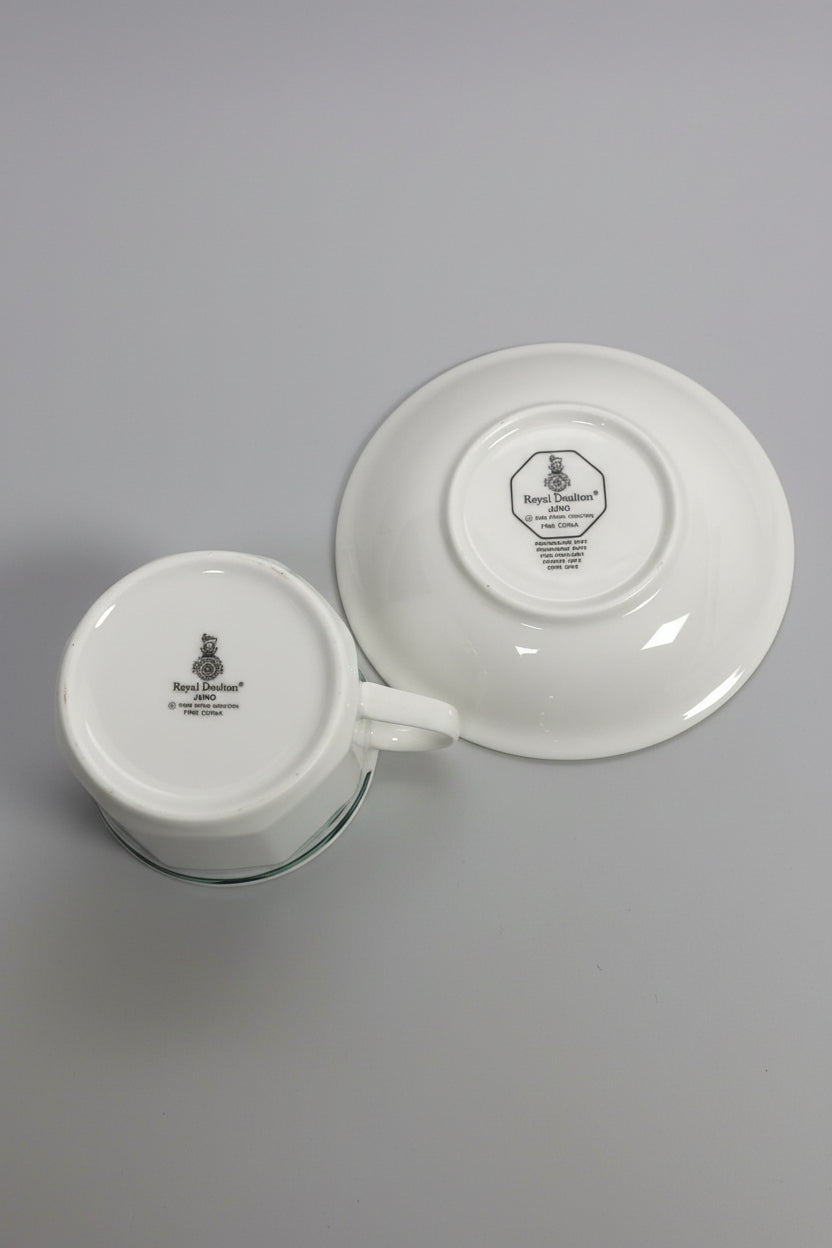 Royal Daulton 'Juno' Tea Set - 15 Piece Set - Cups, Saucers, Teapot & Jug