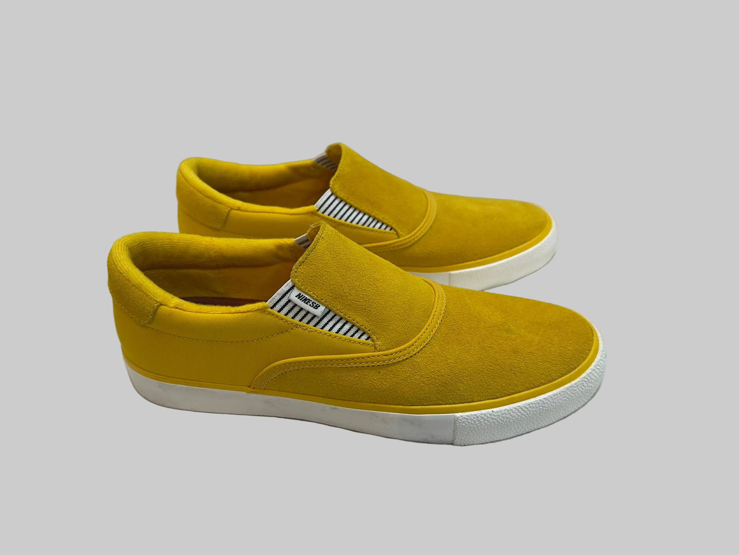 NIKE SB ZOOM Yellow Slip On Skateboarding Shoes Men's UK 9 / US 10