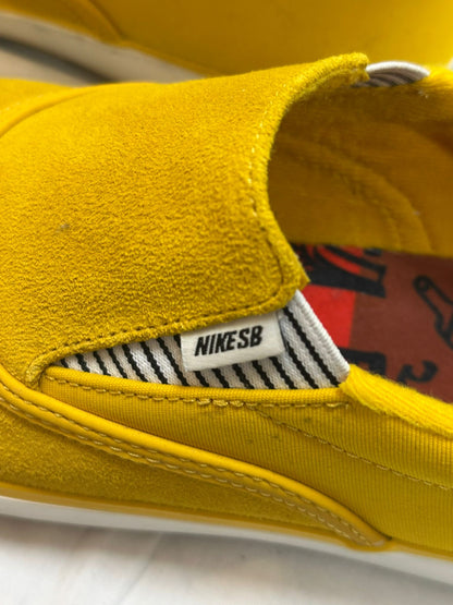 NIKE SB ZOOM Yellow Slip On Skateboarding Shoes Men's UK 9 / US 10