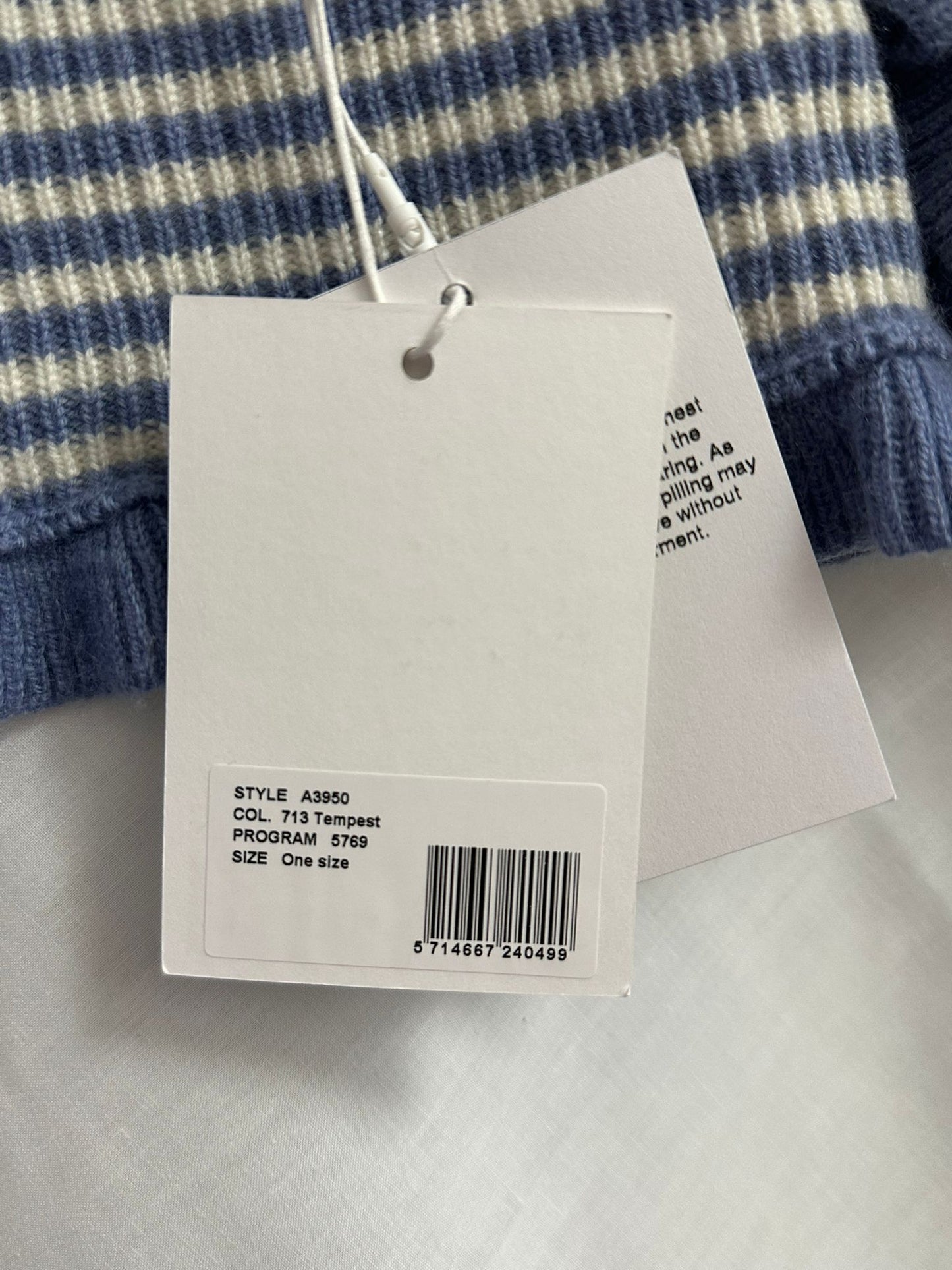 BNWT GANNI Striped Blue and White Knit Wool and Cashmere Collar Shawl Scarf