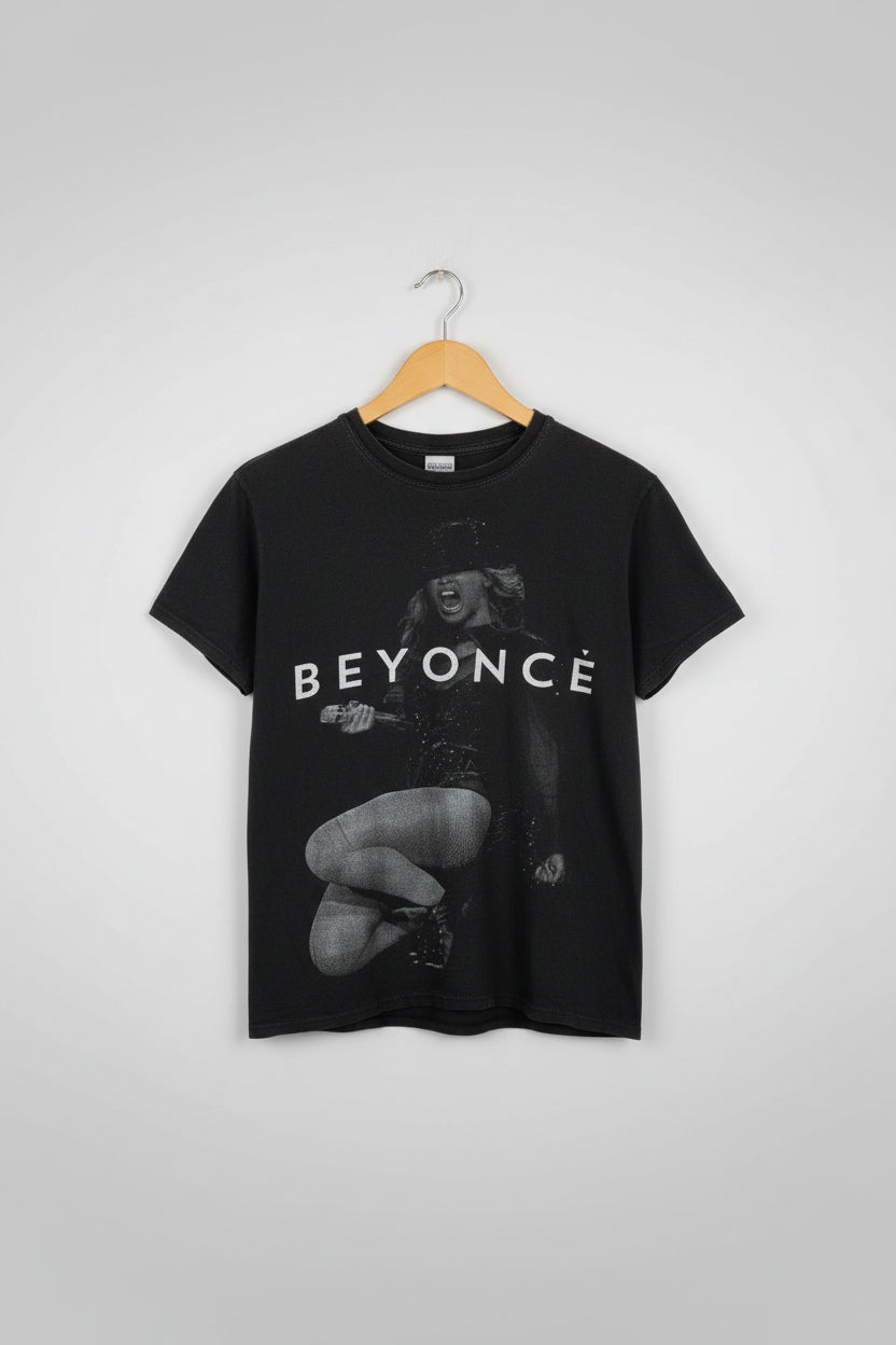 BEYONCE 2014 "The Mrs. Carter Show" World Tour Concert T-Shirt Size Medium Cotton