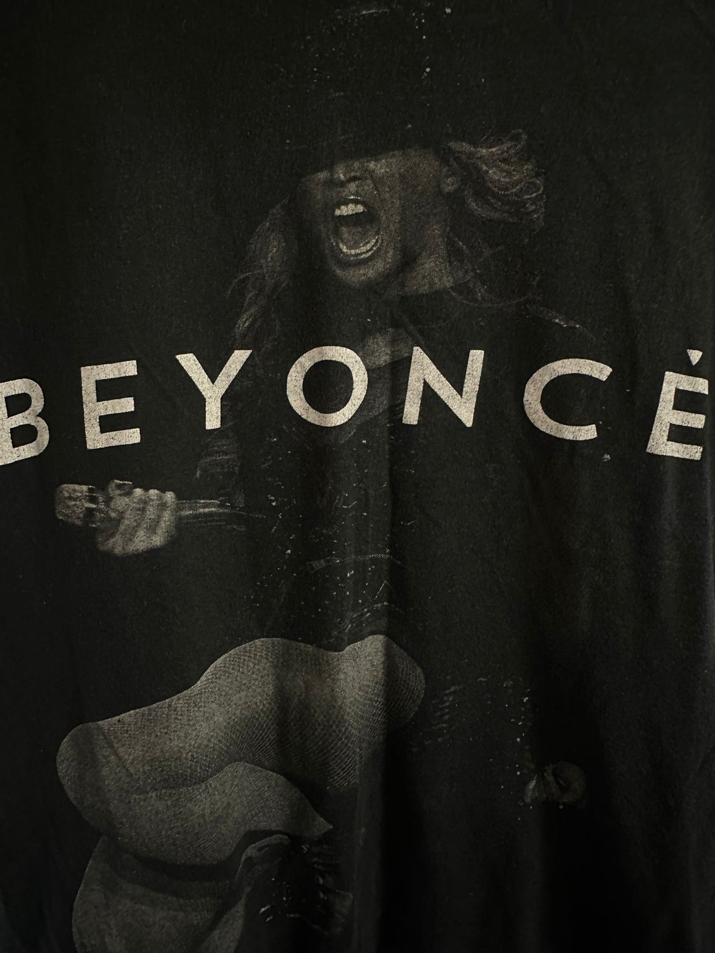 BEYONCE 2014 "The Mrs. Carter Show" World Tour Concert T-Shirt Size Medium Cotton