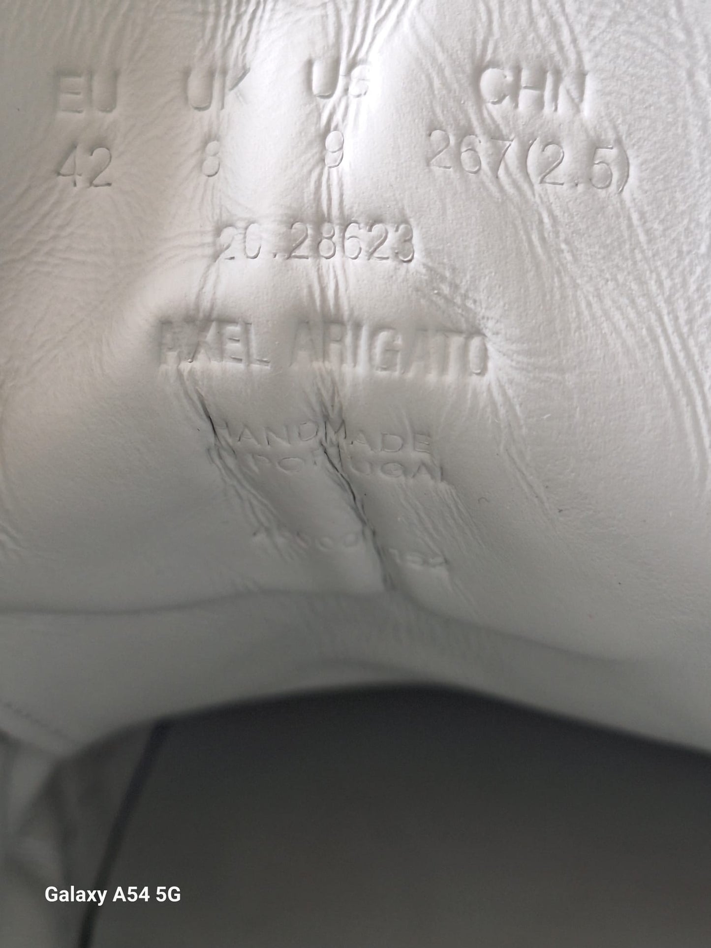 Axel Arigato White Trainers Size UK 8 EU 42 - Good Used Condition