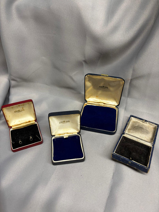 Assorted Vintage Jewellery Books X 4