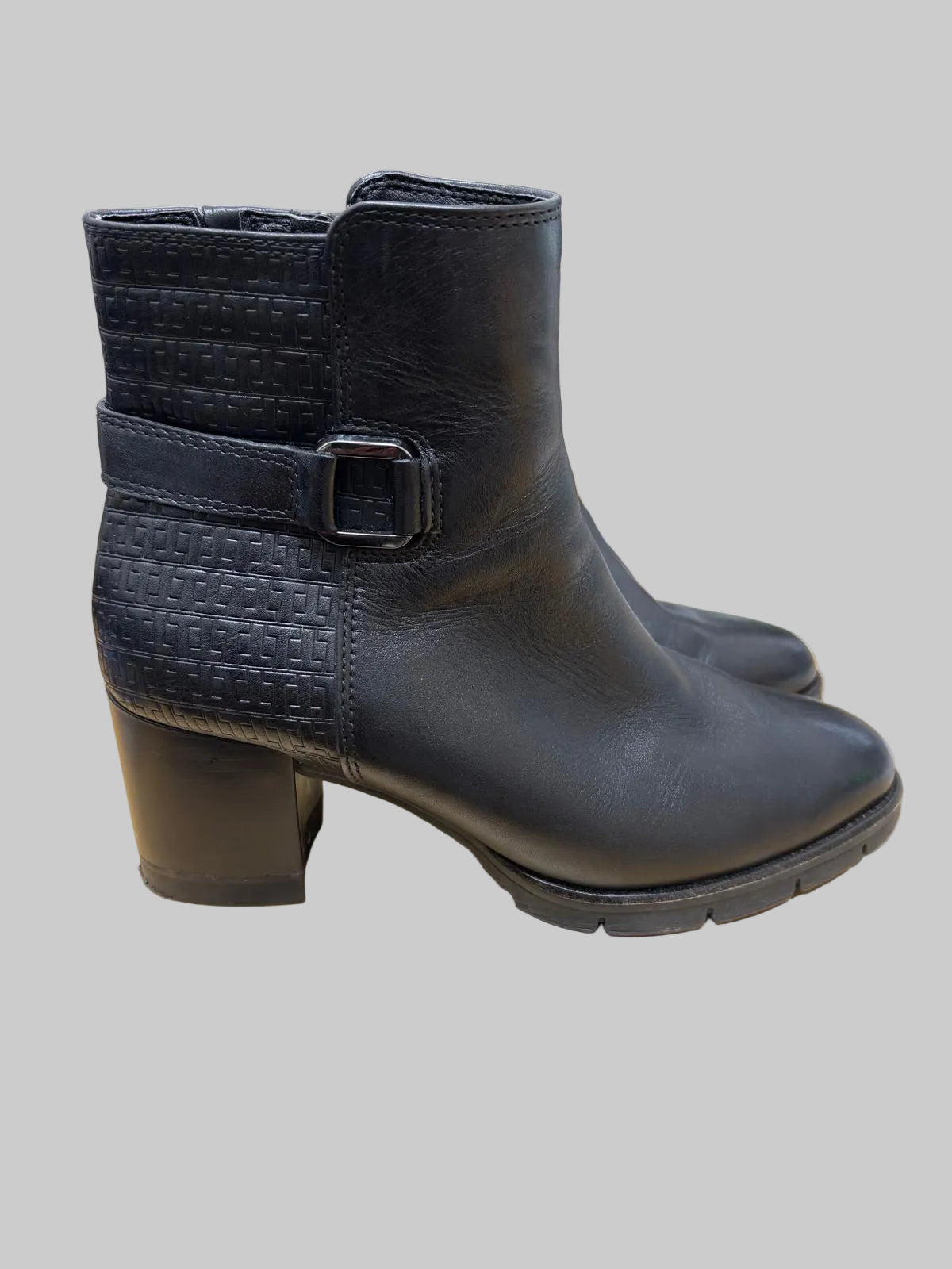 Tamaris black comfort ladies ankle boots  USED. UK SIZE 7