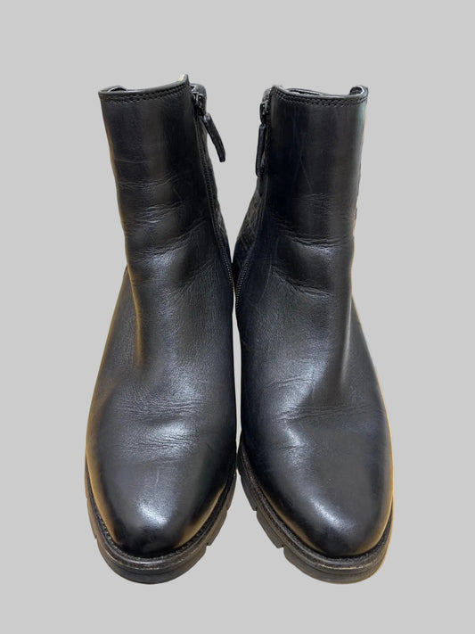 Tamaris black comfort ladies ankle boots  USED. UK SIZE 7