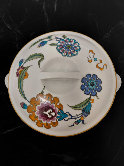 Royal Worcester Palmyra size5  casserole dish