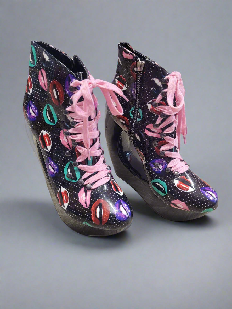 Rat Baby Boot Shoes UK Size 7 EU 40 Patent Black Lip Print