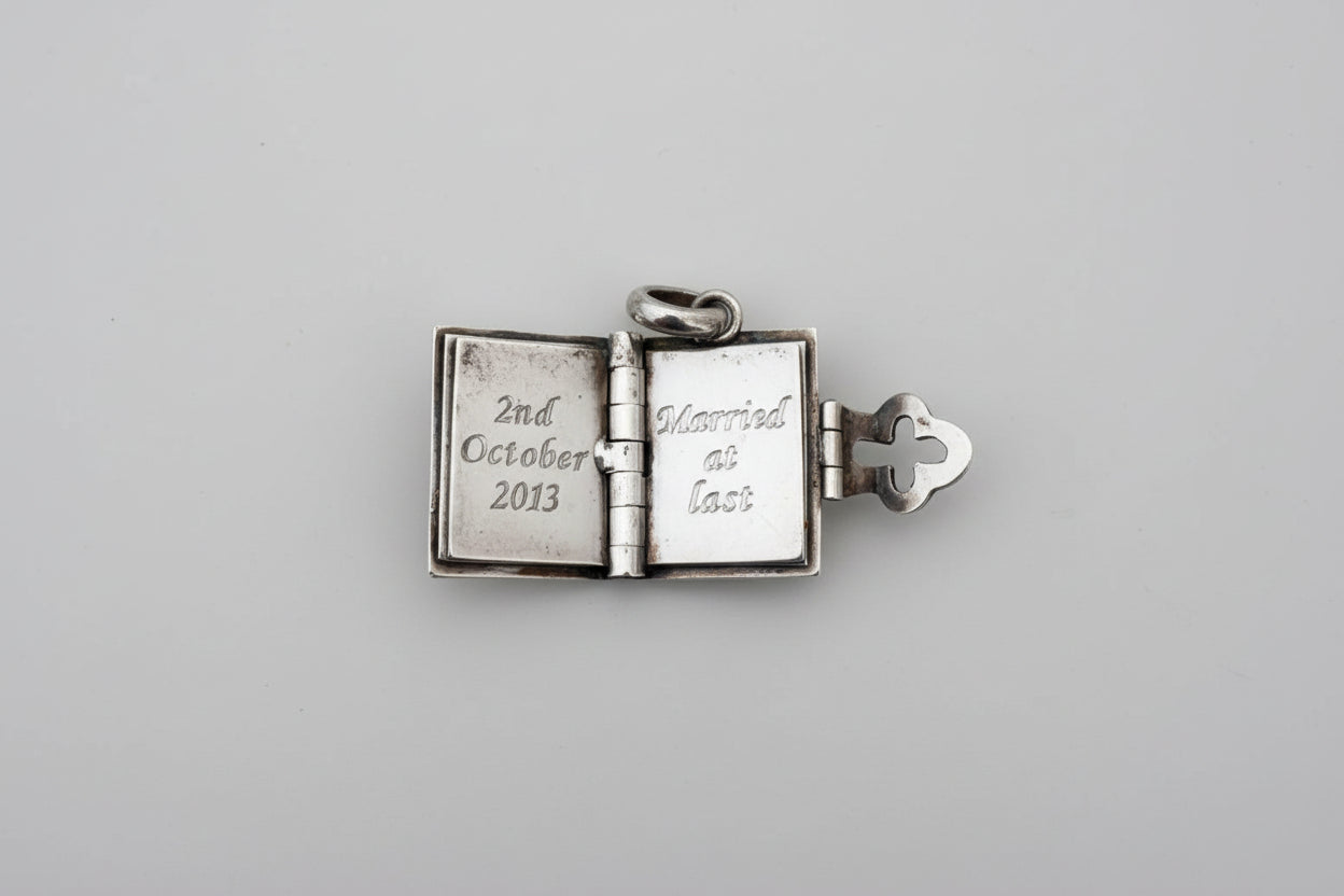 Taxco Mexican 925 Sterling Silver Book Style Locket USED VGC