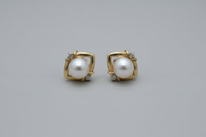 Beautiful 18ct yellow gold , Diamond and Pearl Earrings-USED EXCELLENT CONDITION