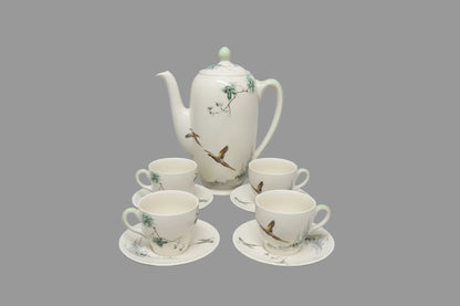 Beautiful Vintage Royal Doulton The Coppice lidded coffee pot with four cups and saucers - USED VGC