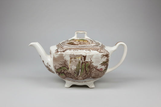 Johnson Brothers Old Britain Castles Teapot featuring Farnham & Donnington Castles USED