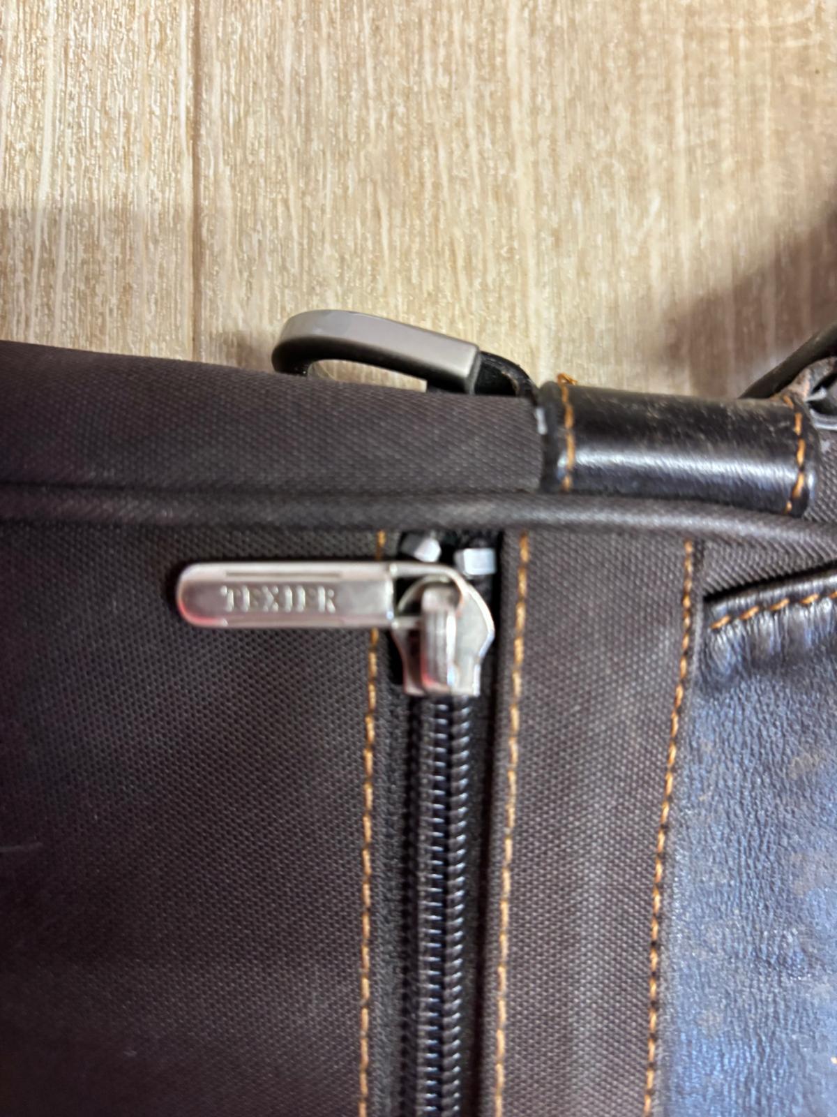 Texier Men's Brown Messenger Bag