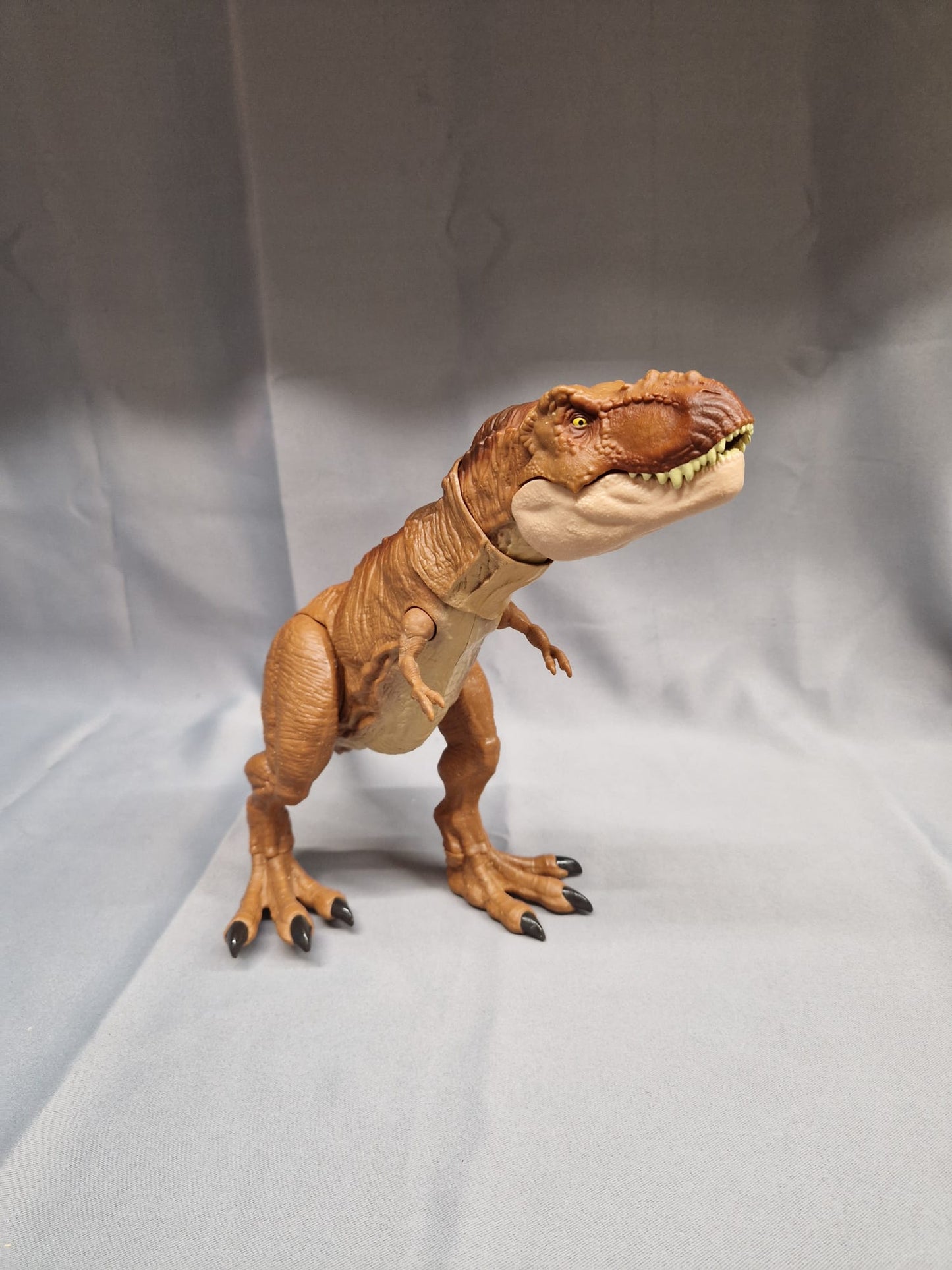 2 x Jurassic Park T-Rex Figure Jointed Moveable Toy - Brown & Green Plastic - Collectible - GOOD USED CONDITION