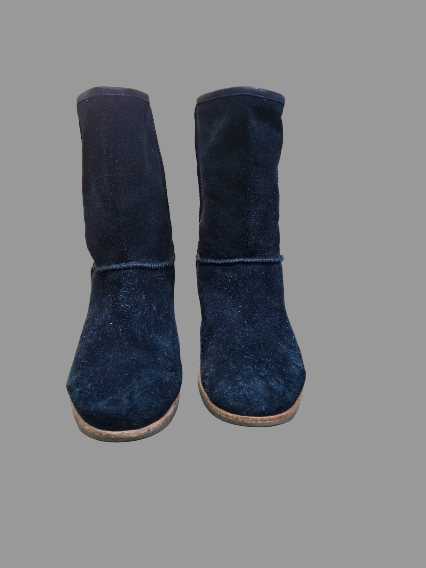 Ugg Cyrinda Black Suede Boots