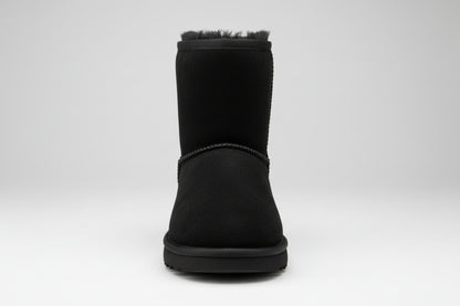 UGG CLASSIC BAILEY BUTTON BOOT SIZE UK 6.5 EU 39