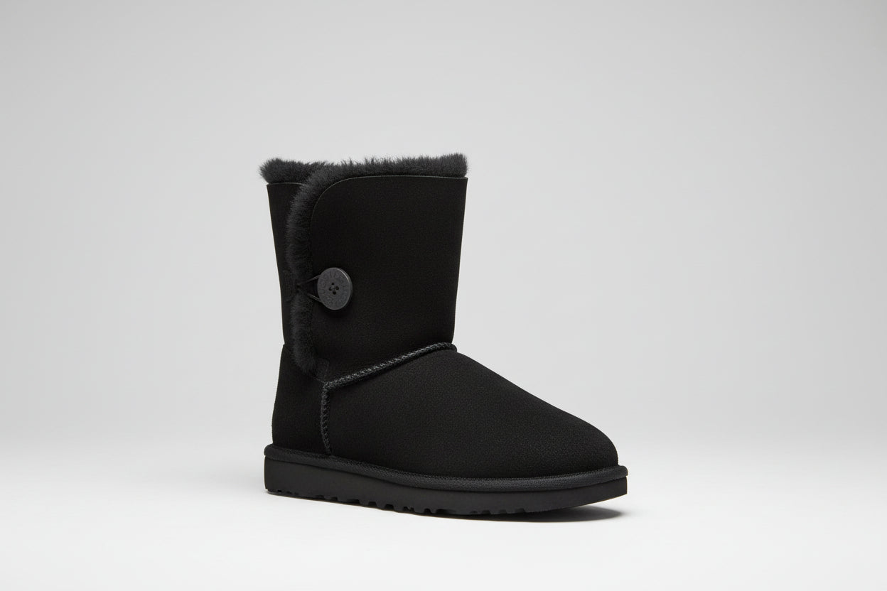 UGG CLASSIC BAILEY BUTTON BOOT SIZE UK 6.5 EU 39