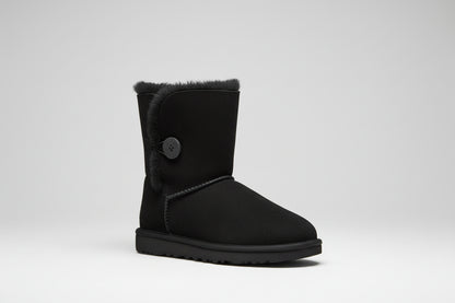 UGG CLASSIC BAILEY BUTTON BOOT SIZE UK 6.5 EU 39