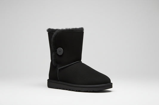 UGG CLASSIC BAILEY BUTTON BOOT SIZE UK 6.5 EU 39